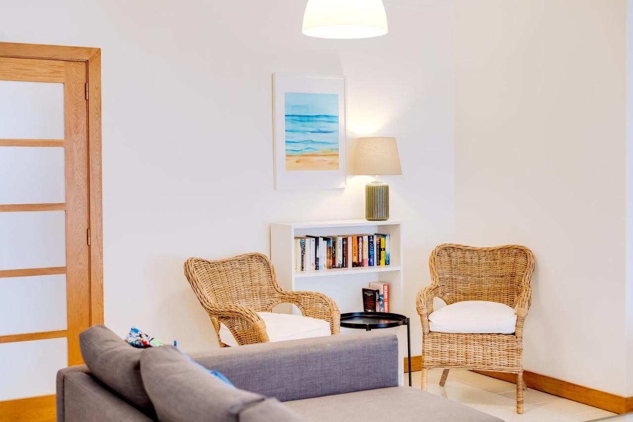 Al- Apartamentos Novos Vista Mar クアルテイラ エクステリア 写真